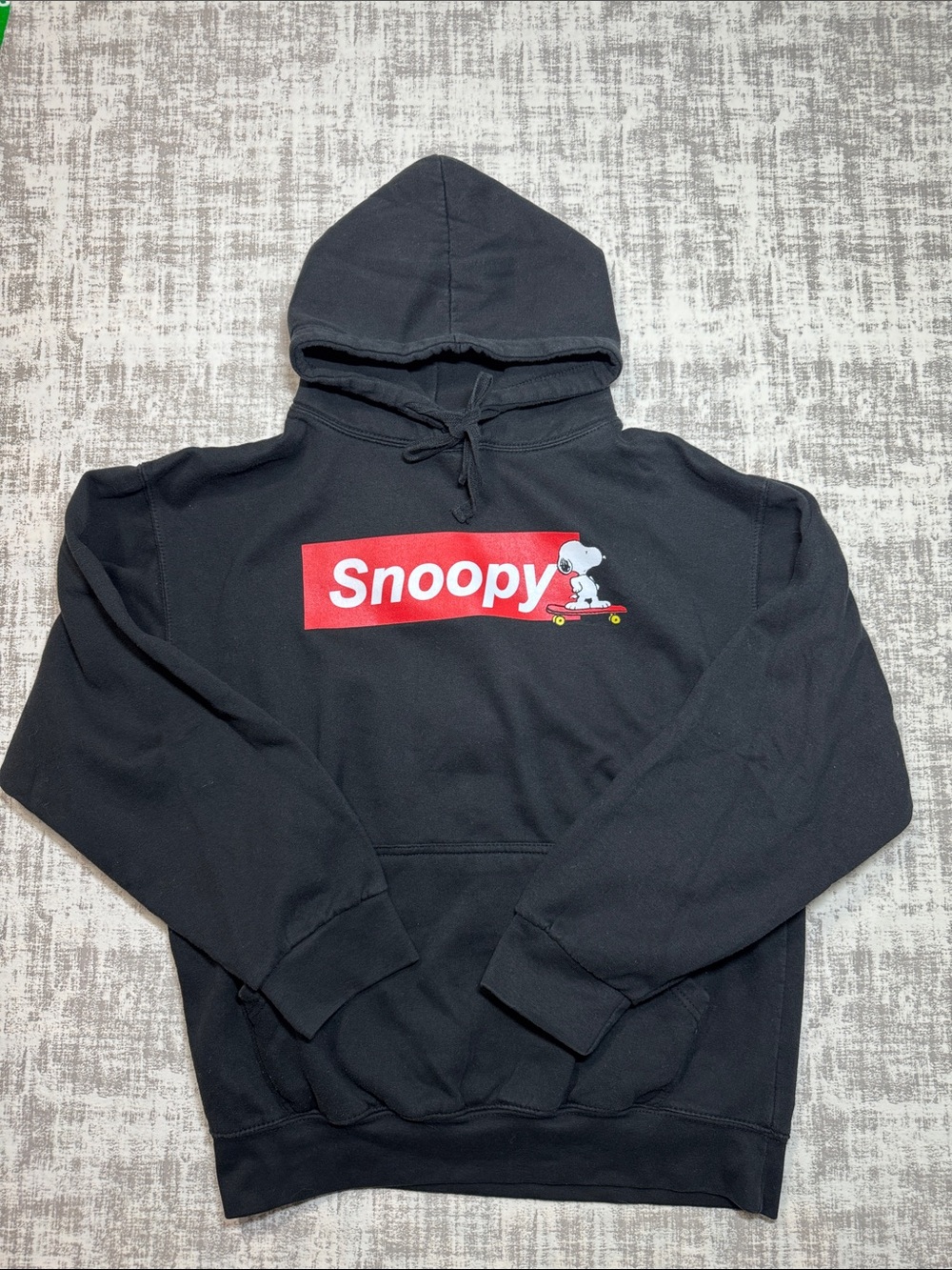 Snoopy Black Graphic Hoodie size L unisex hoodie 25.5X23PTP